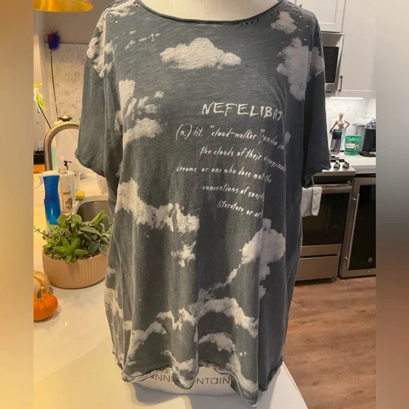 Nefelibata Magnolia Pearl Cloud Walker T-shirt - Picture 2 of 8